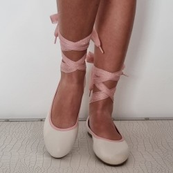 Bailarina atada tul rosa empolvado