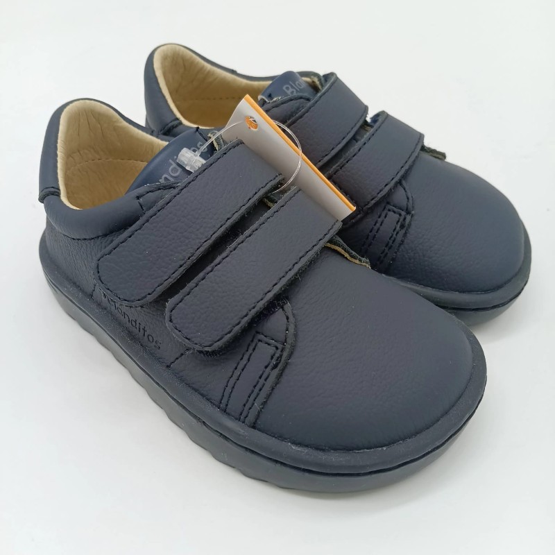 Deportivo modelo Atanes en azul marino