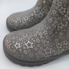 Botin chelsea respetuoso en gris