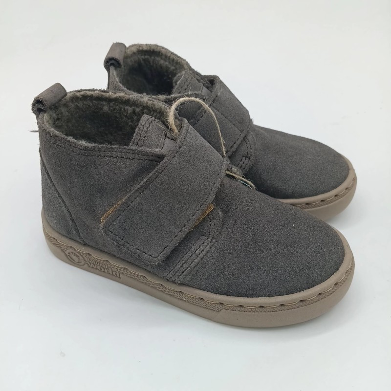 Botin Natural World afelpado gris